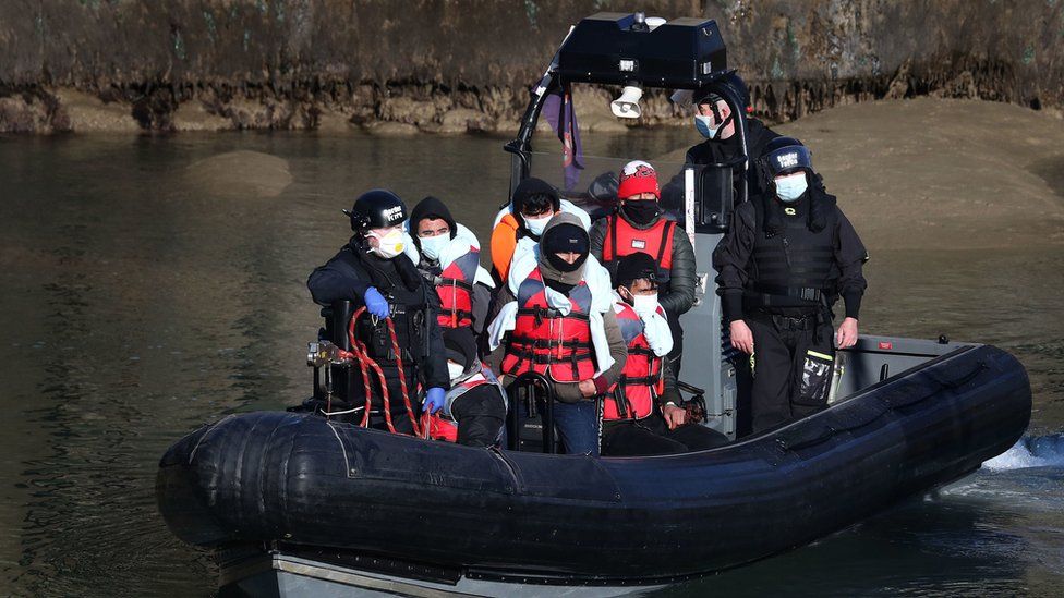 Eight Boats Carry 186 Migrants Across English Channel - BBC News