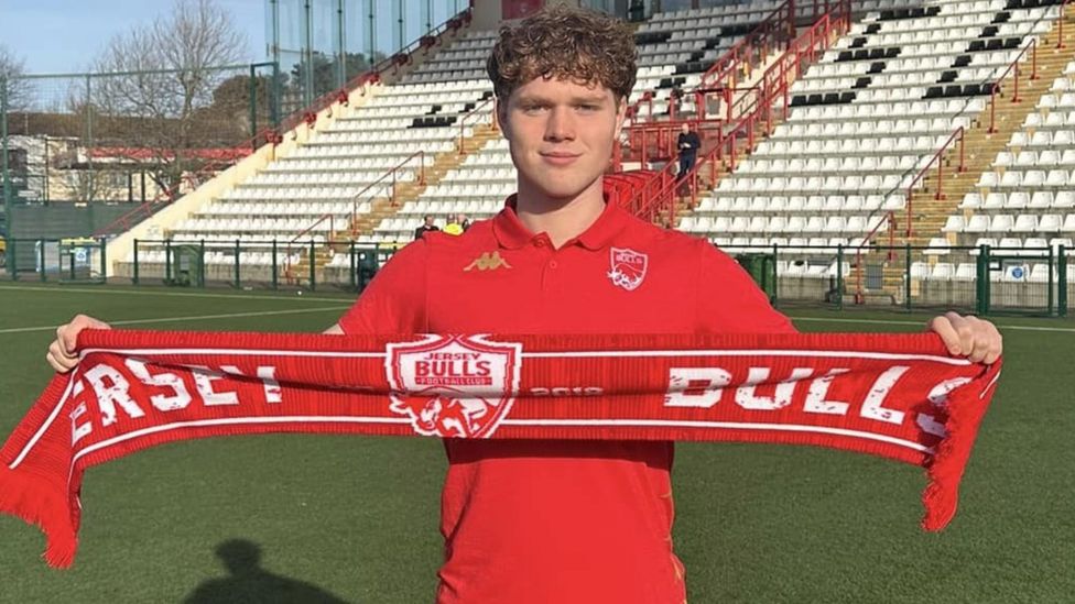 Gary Freeman Jersey Bulls boss unhappy with performance levels in