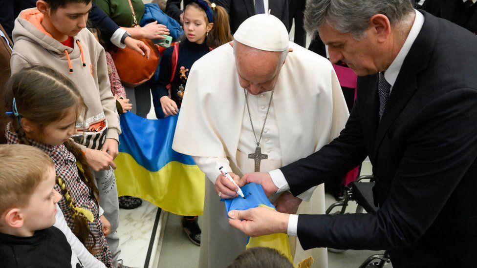 The Pope meeting Ukrainian children