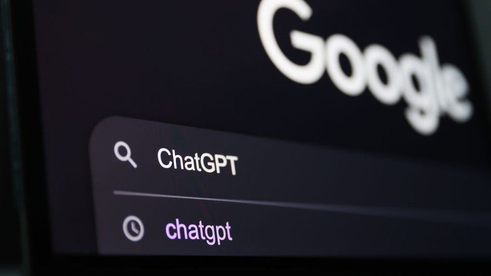«ChatGPT» введено в поле поиска Google