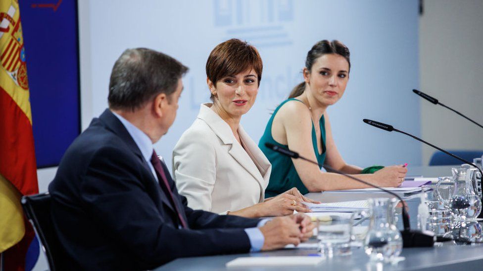 Spanish government. From left to right, Minister of Agriculture, Fisheries and Food, Luis Planas, Minister Spokesperson Isabel Rodriguez and Minister of Equality Irene Montero.
