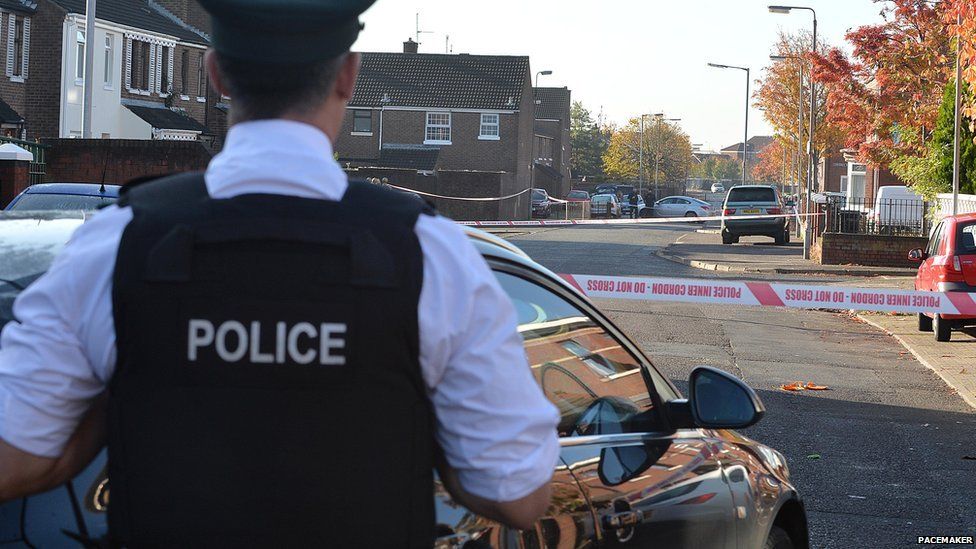 Belfast stabbing: Men arrested on suspicion of attempted murder - BBC News