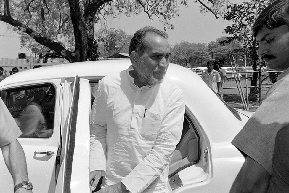 Former Prime Minister Chandrasekhar outside the Parliament House as the United Front government faces a threat of survival in New Delhi, India, April 11, 1997.