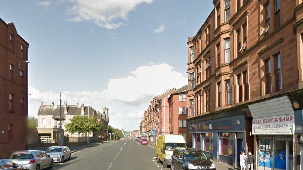 Man arrested over 'motiveless attack' in Glasgow - BBC News