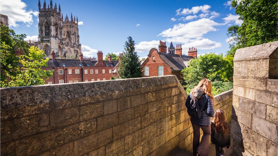York Bar Walls keeper hands in keys after 40 years BBC News