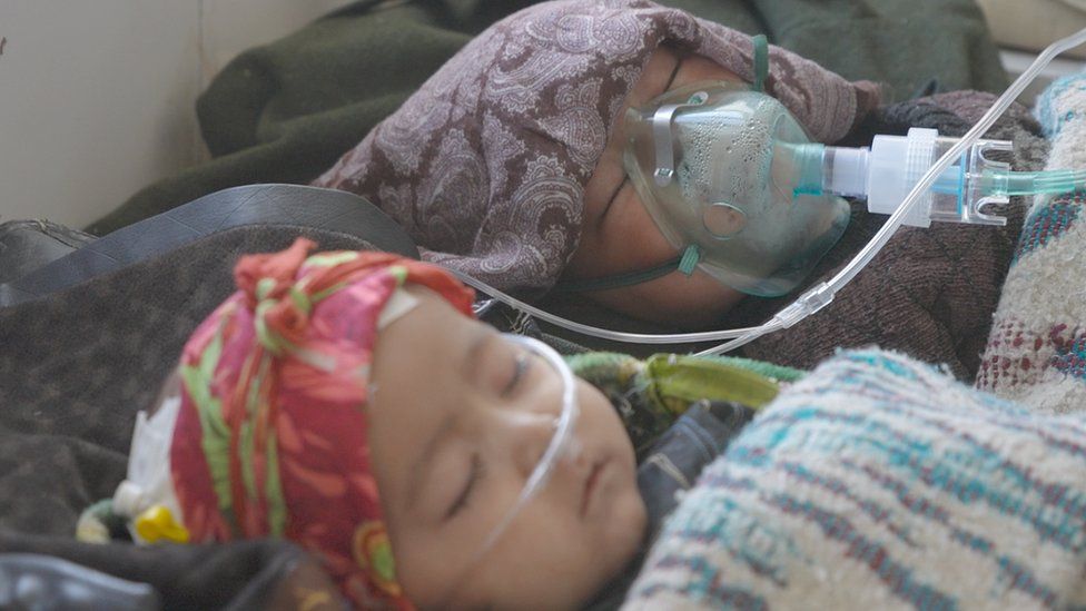 Babies in the measles ward at Ghor hospital