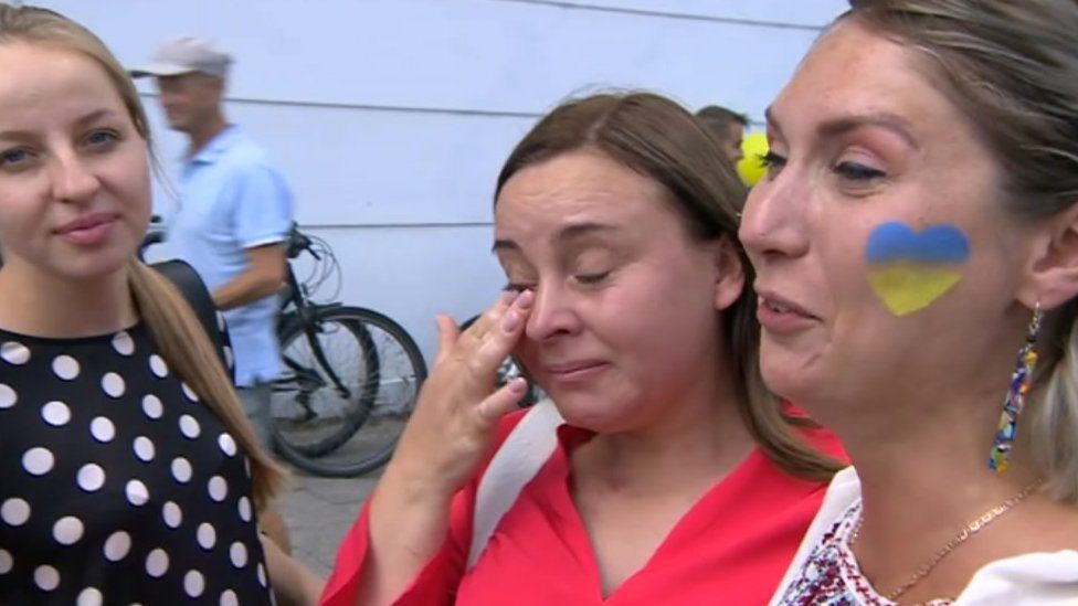 Ukraine war Refugees in Canterbury mark independence day BBC News