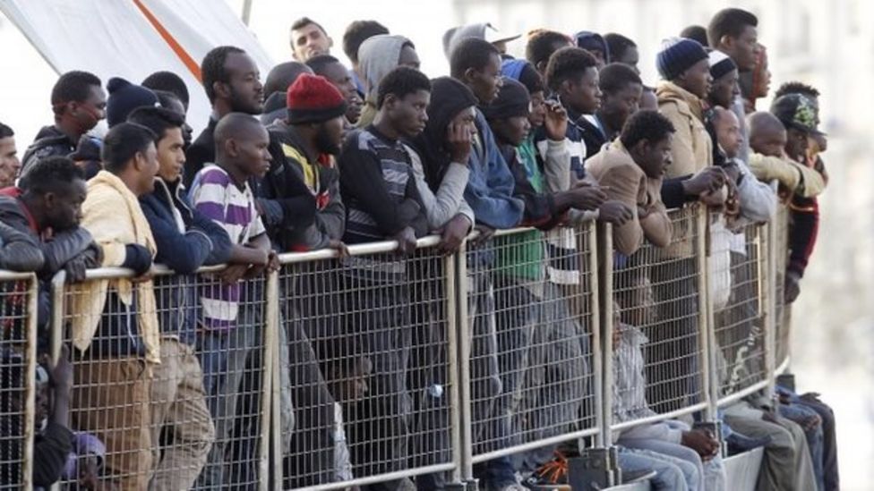 Migrant crisis: EU calls emergency talks - BBC News