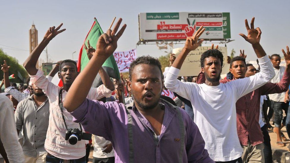 Sudanese protesters gather for a "million-strong" march outside the army headquarters in the capital, Khartoum, on 25 April 2019.