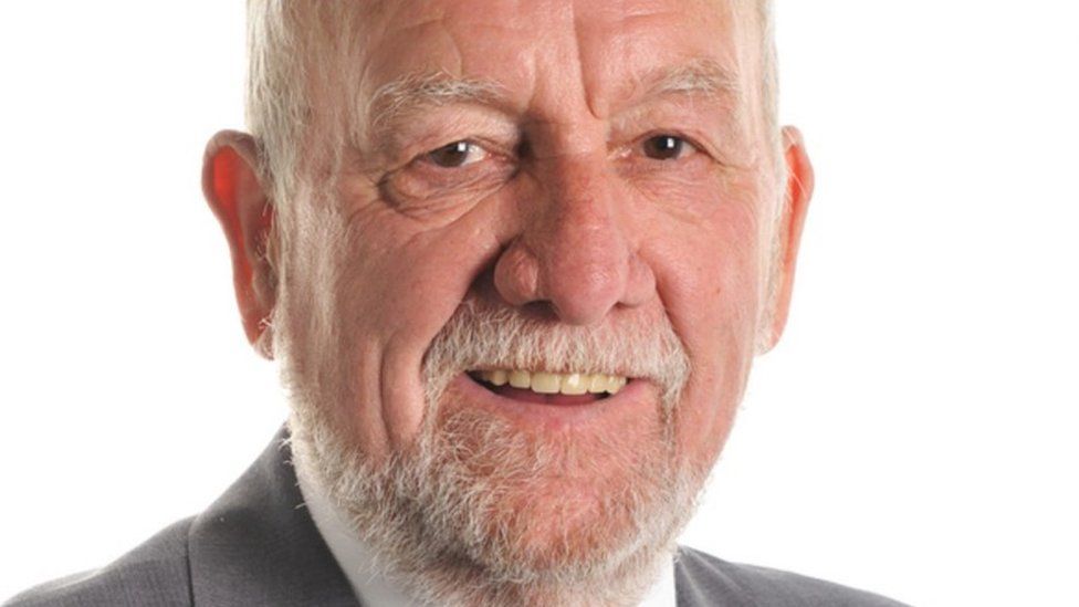 North Lanarkshire Council leader Jim McCabe to step down BBC News