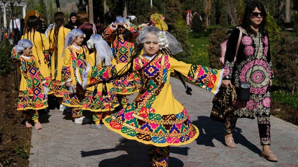 Tajiks participate in Nowruz celebrations in Dushanbe on March 21, 2023. - Nowruz, "The New Year" in Farsi, is an ancient festival marking the first day of spring in Central Asia