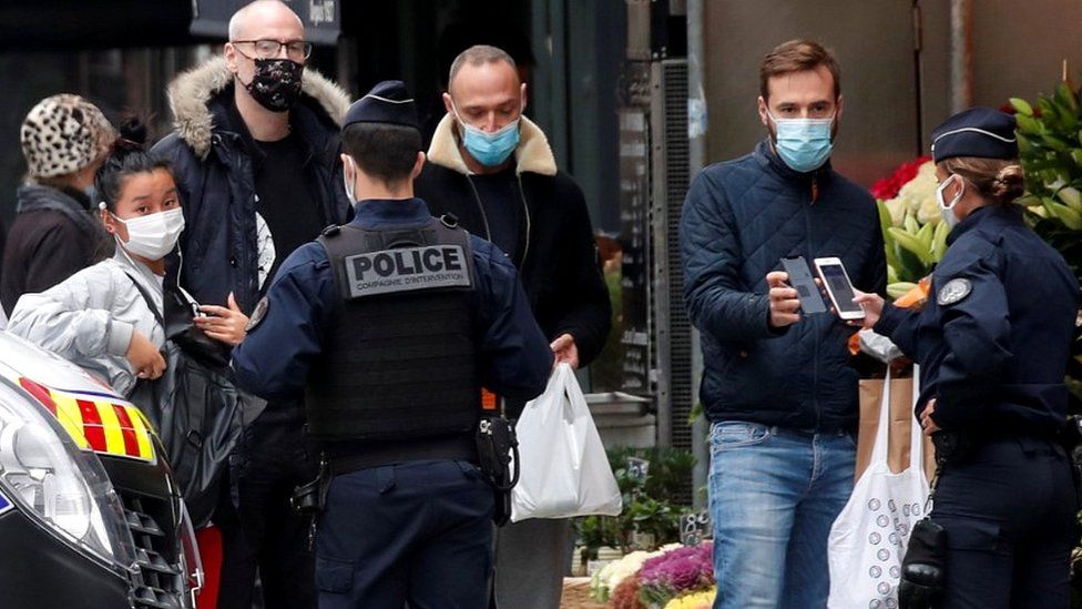 Police check in Paris as lockdown takes effect, 30 Oct 20