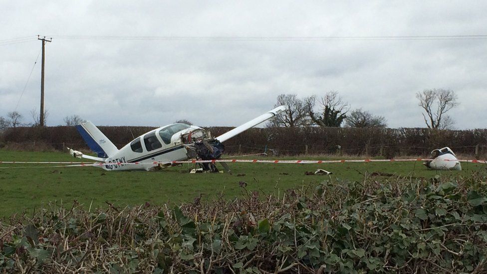 Light Aircraft Hits Moving Nottinghamshire Council Van - Bbc News