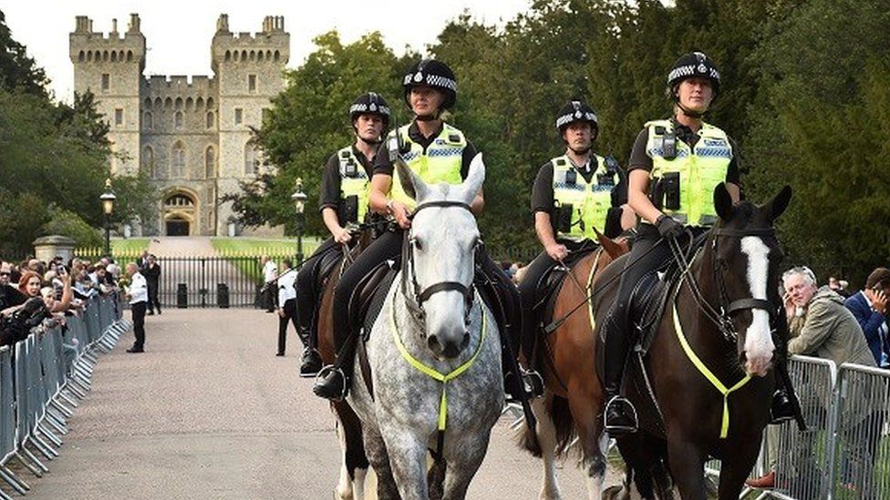 Thames Valley Police mounted section officers
