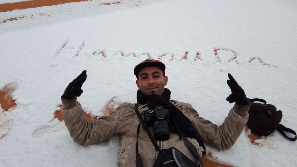 El fotógrafo Hamouda Ben jerad en la nieve. (Foto: gentileza Hamouda Ben jerad)