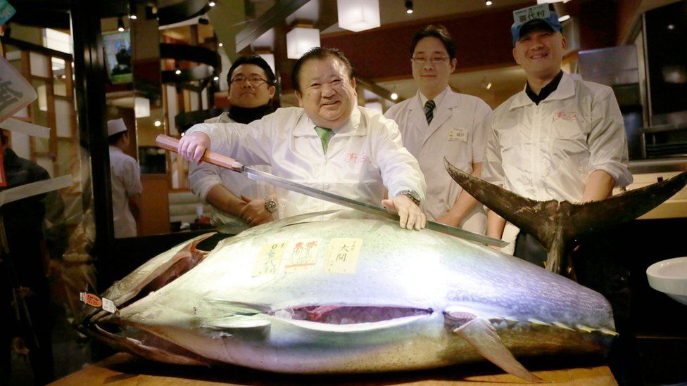 Japan tuna nets a high bid at new year Tokyo auction BBC News