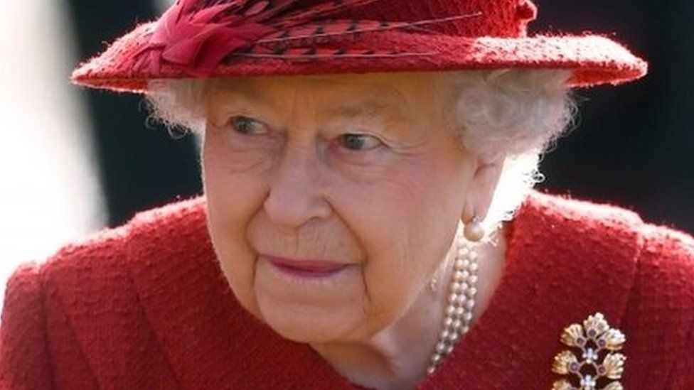 Platinum Jubilee Mps And Peers Search For Gift Fit For The Queen Bbc News