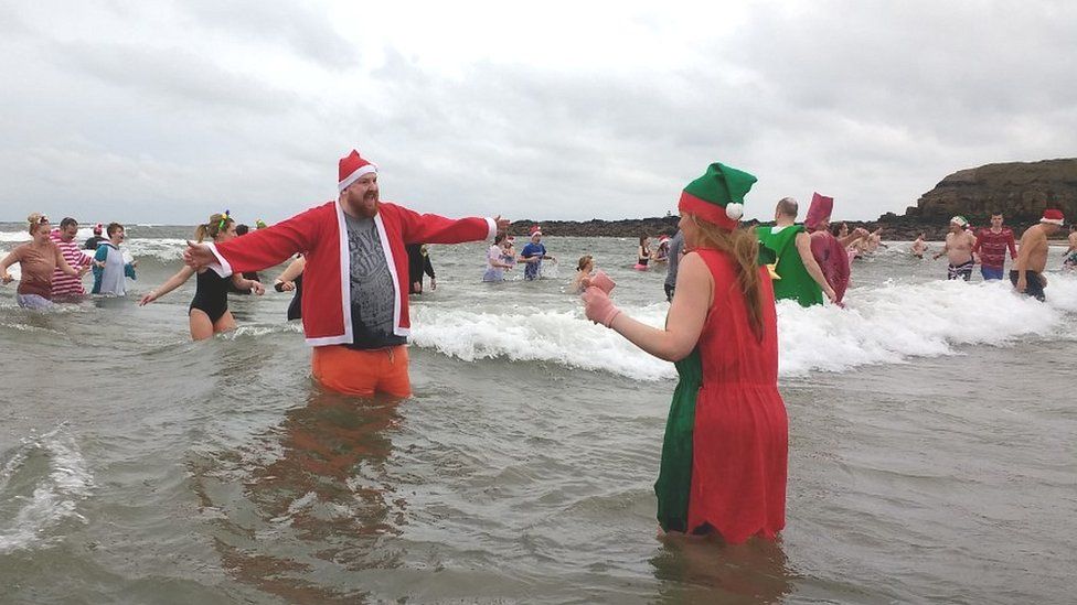 Boxing Day Dippers Brave North Sea At Seaburn And Tynemouth Bbc News