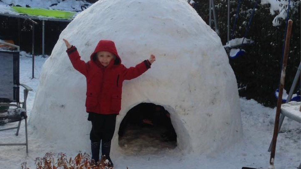 Former soldier builds igloo as cool play house for children BBC News