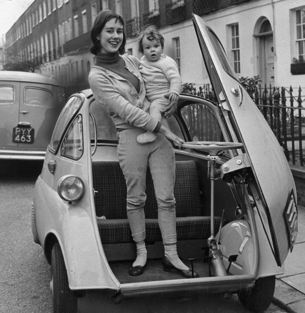 1958 woman and child with BMW
