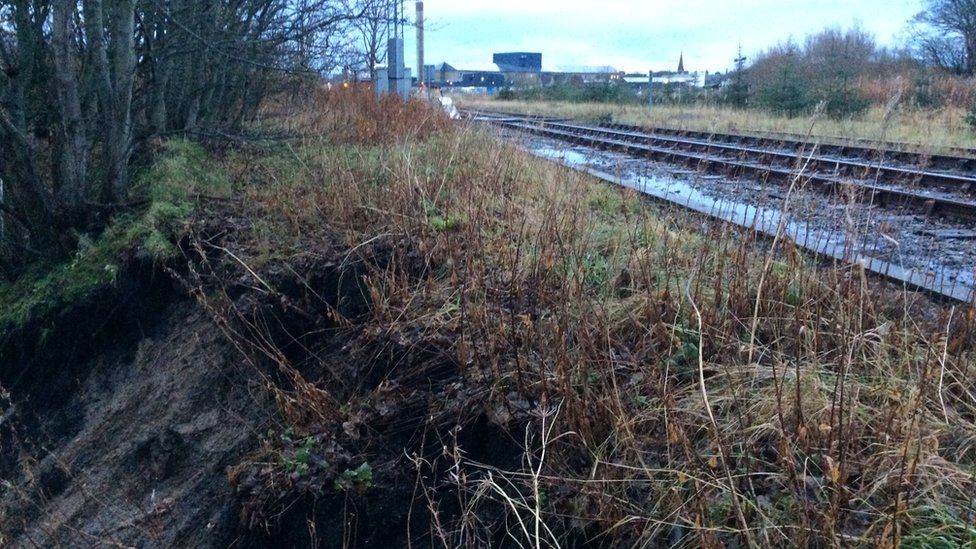 Landslides affect railway lines in the Highlands - BBC News