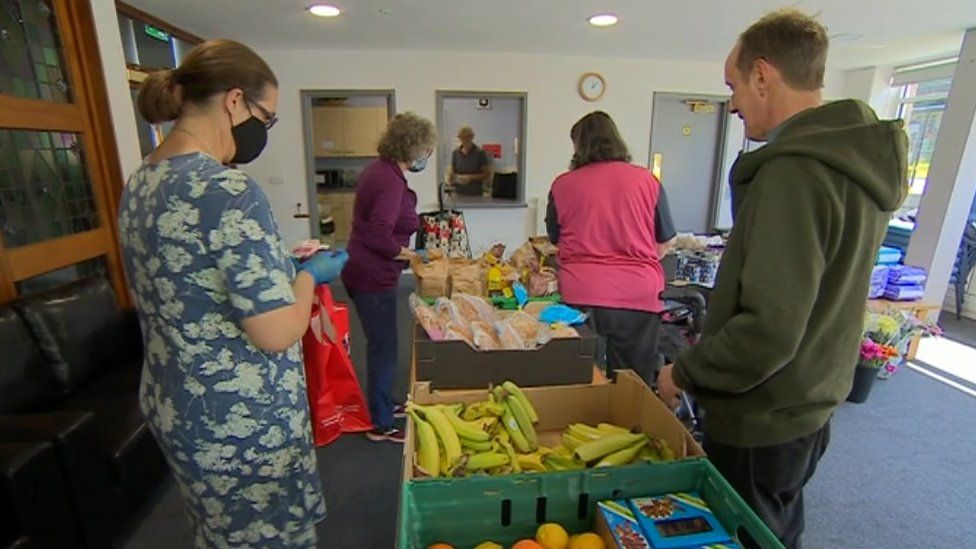 Tonbridge foodbank fuel vouchers 'get me through the week' BBC News