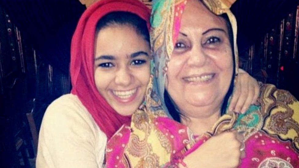 Azhaar Sholgami and her grandma Alaweya Reshwan