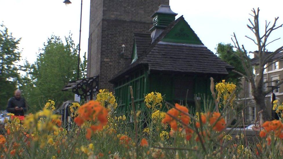 Cabmen's shelter