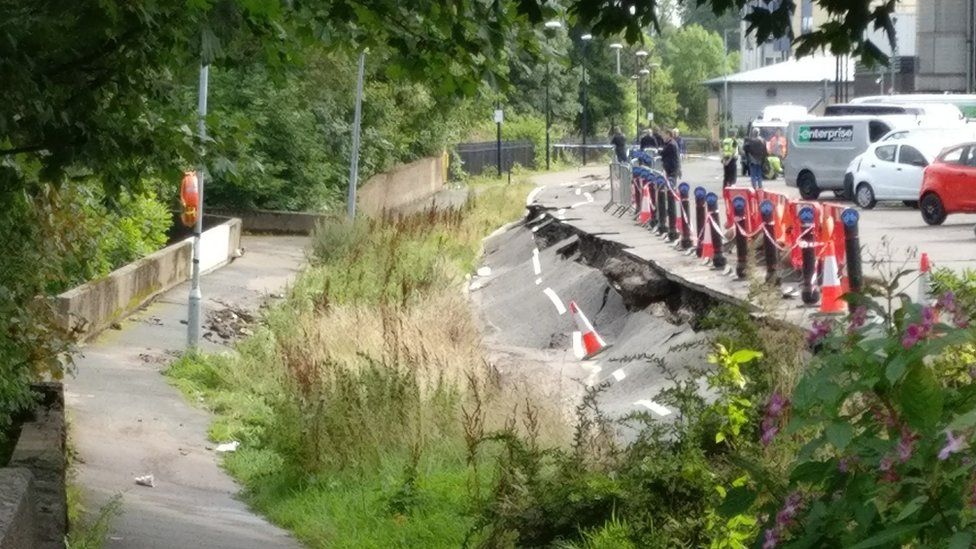 Damage assessed after River Clyde water levels restored BBC News