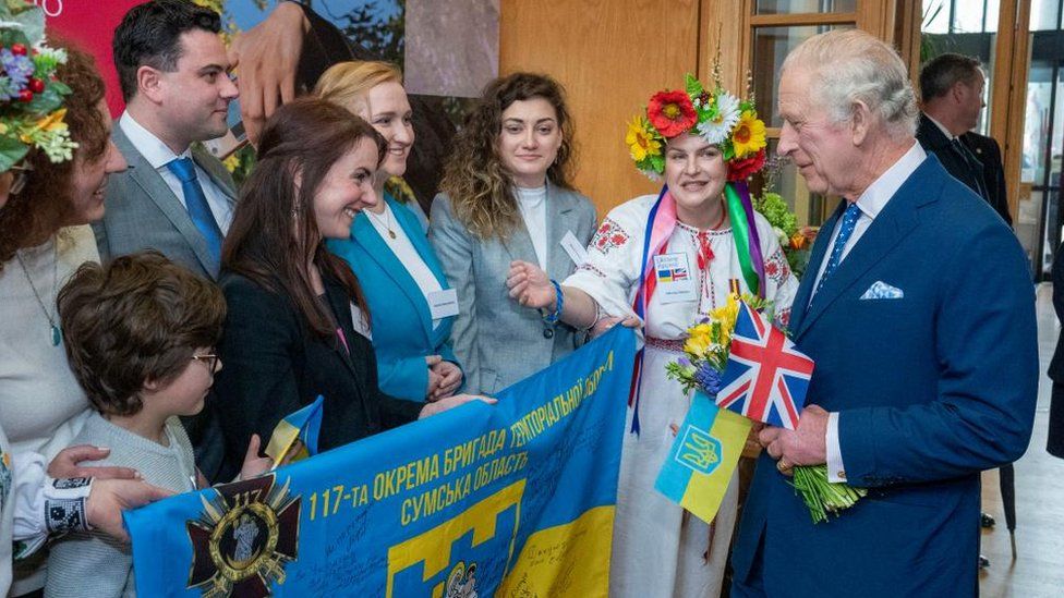 The monarch met a group of Ukrainians at the city's celebratory ceremony