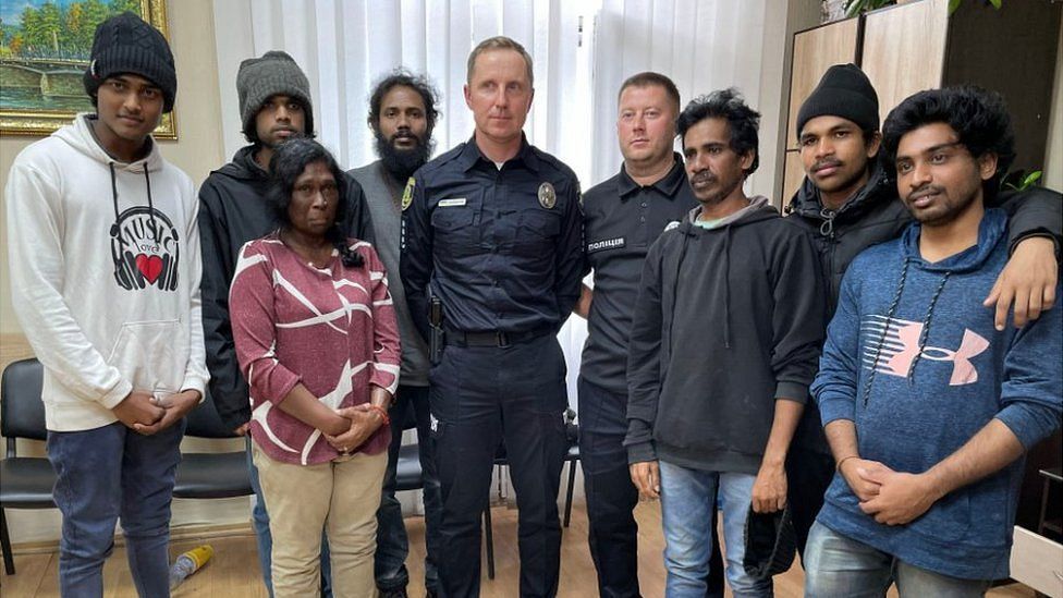 The liberated Sri Lankans with Ukrainian police in Kharkiv, 18 Sep 22