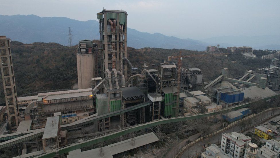 Закрытие цементного завода в Адани