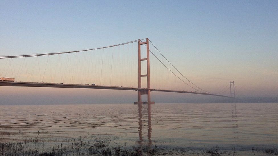 Storm Eunice Humber Bridge completely closed for a time BBC News