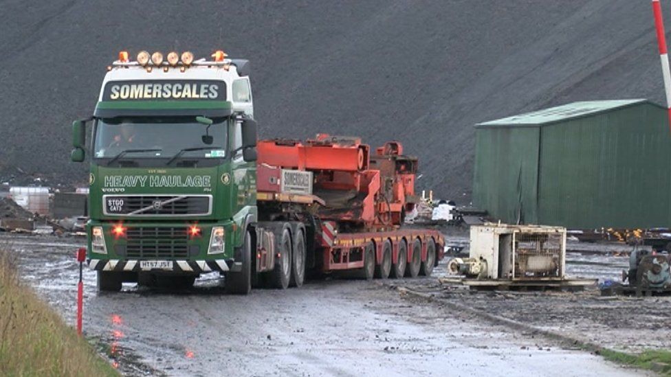 Kellingley and Hatfield machinery for New Crofton colliery - BBC News