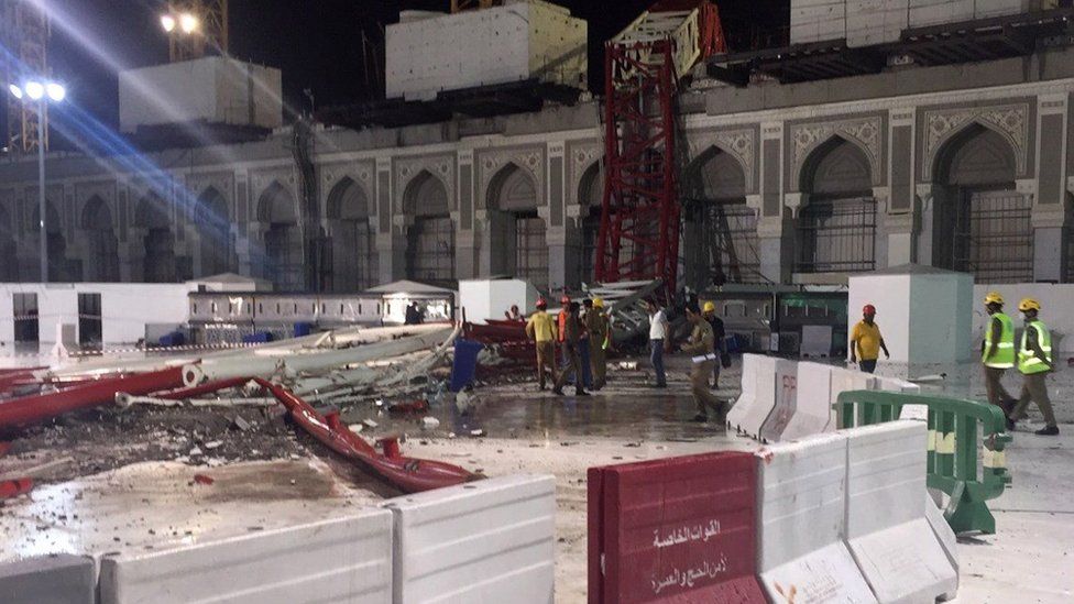 Collapsed crane in Grand Mosque, Mecca, on 11 September 2015