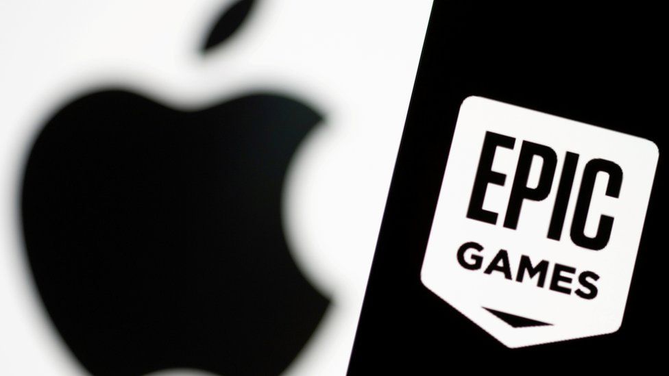 Логотипы Apple и Epic