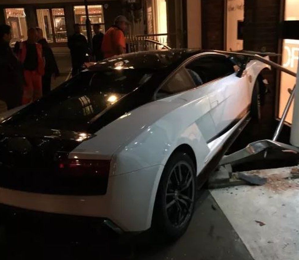 Crashed Lamborghini Gallardo
