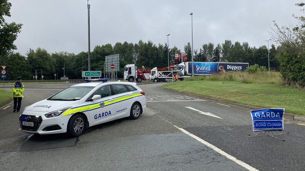 Three men killed in Dublin motorway crash BBC News