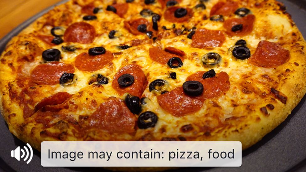 Facebook screenreader recognising a pizza