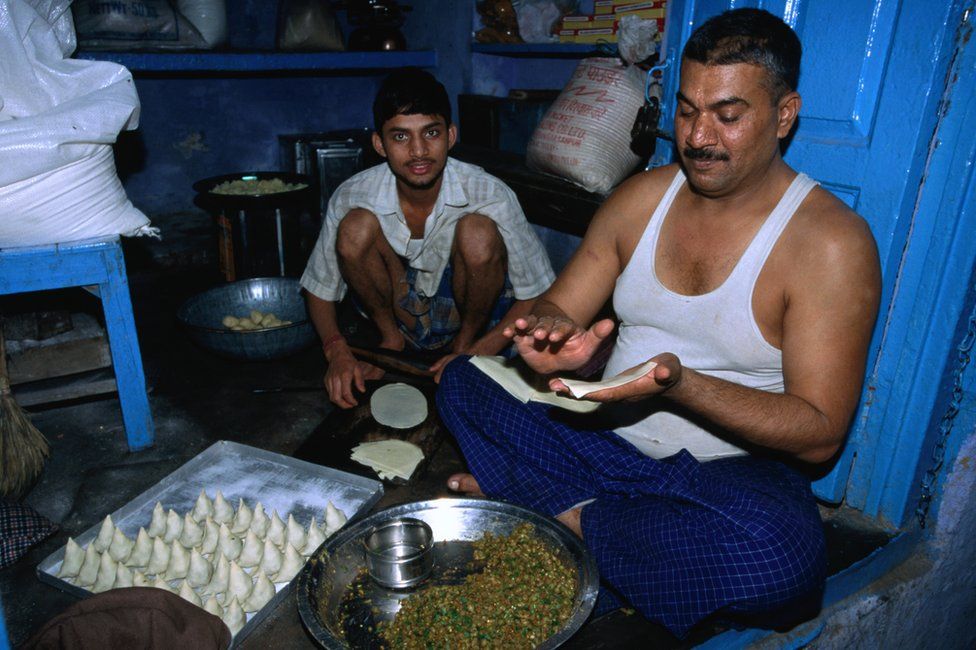 The story of India as told by a humble street snack - BBC News