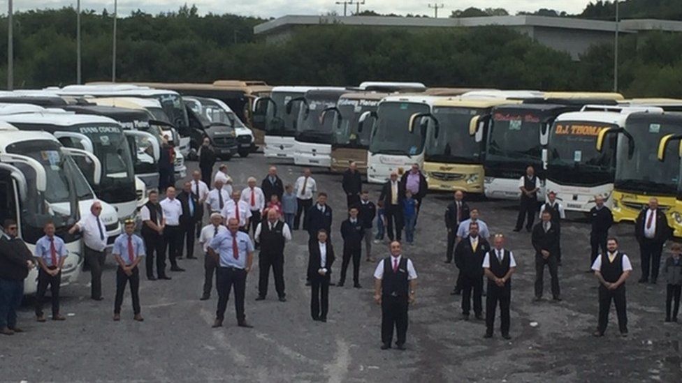 Coronavirus: Coach convoy highlights impact on industry - BBC News