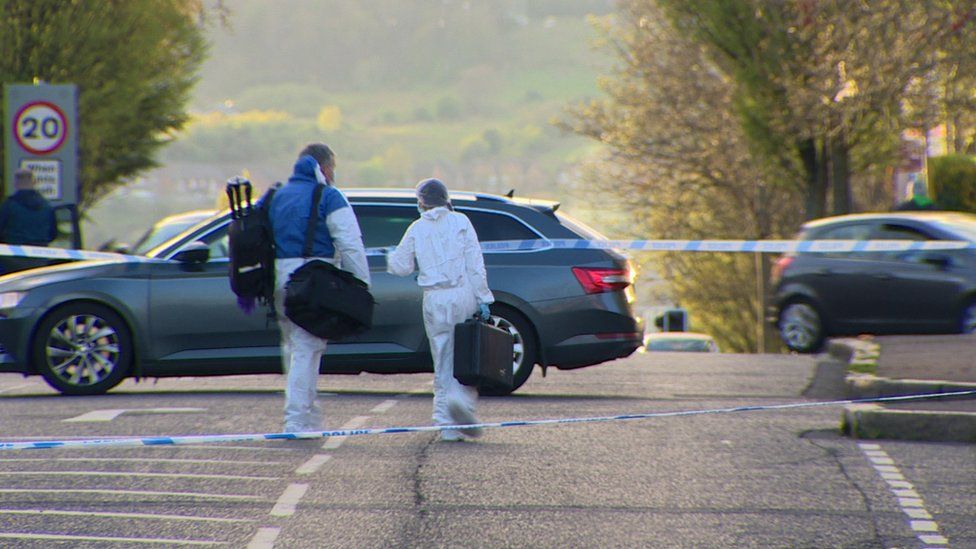 North Belfast: Two Men Arrested Over Knife Attack - BBC News