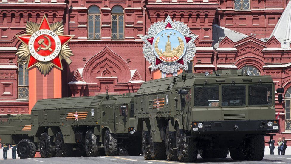 Iskander missile launchers in Moscow (file photo 9 May 2015)