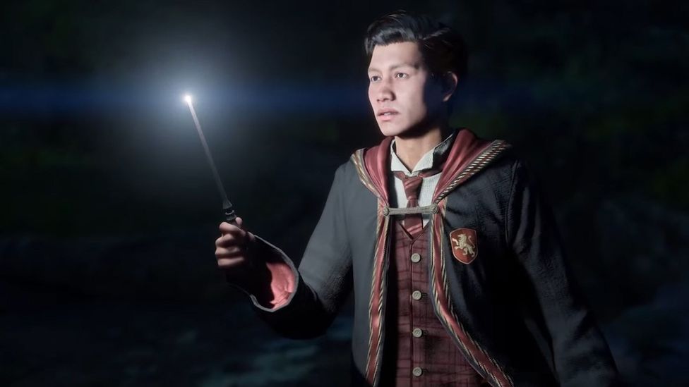 New Hogwarts Legacy Gameplay Shows Spell Combat, Broomstick Flight, And More