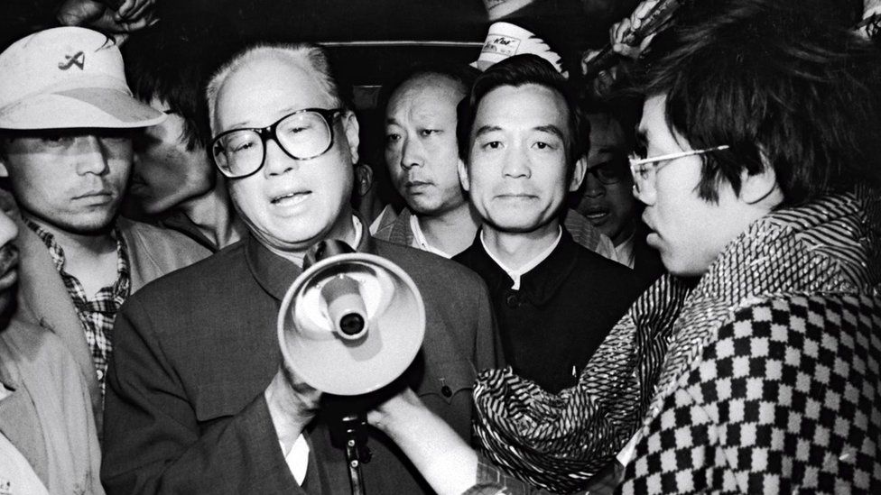 Zhao Ziyang: Purged Chinese Communist reformer is buried - BBC News