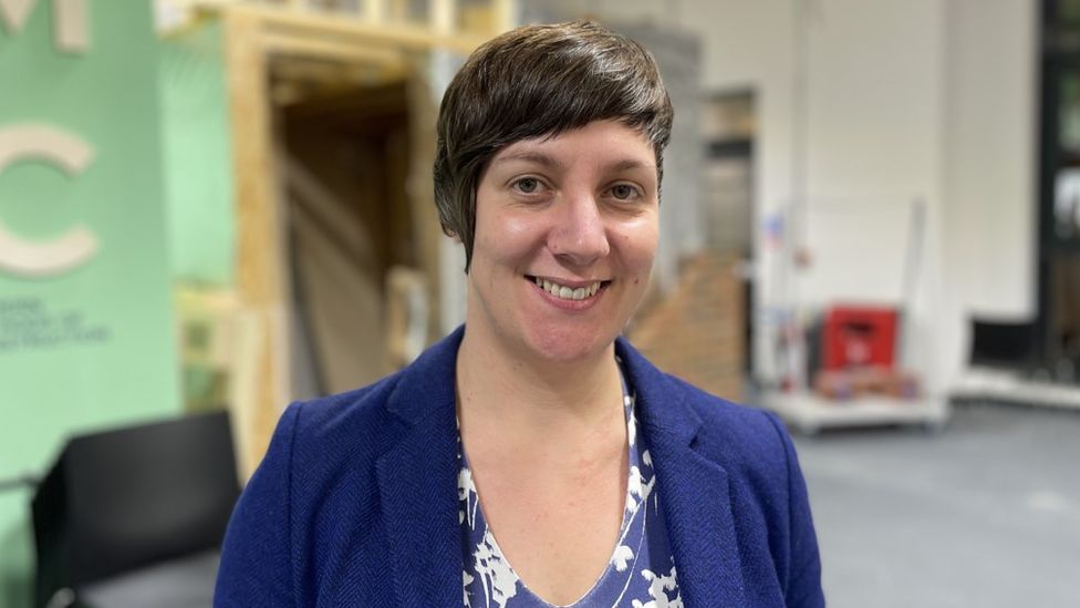 ウェストハーツカレッジグループのアマンダウォッシュブルック