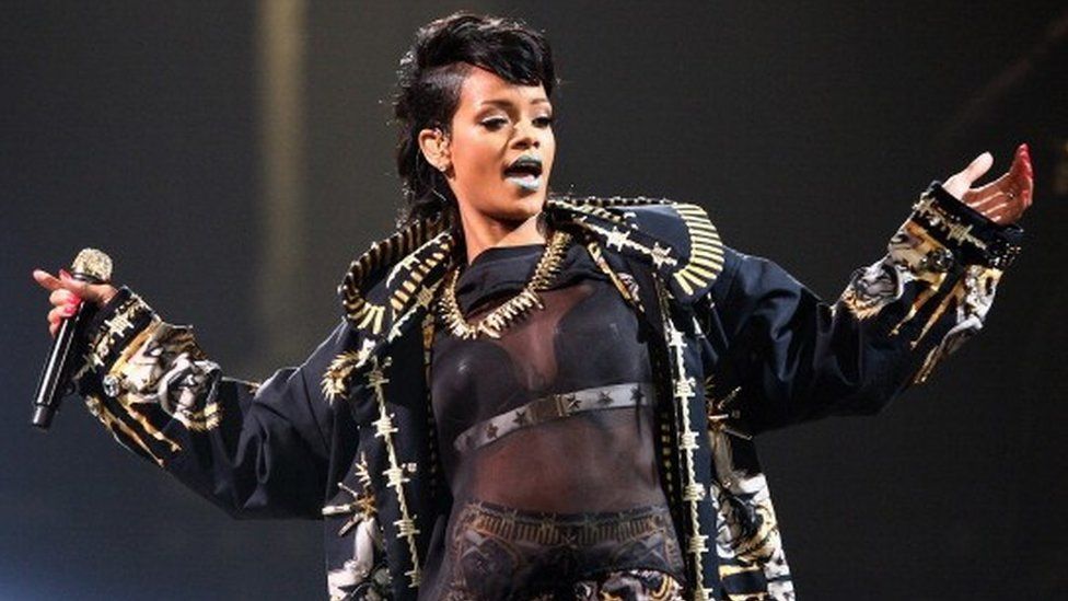 Rihanna performs in Sydney