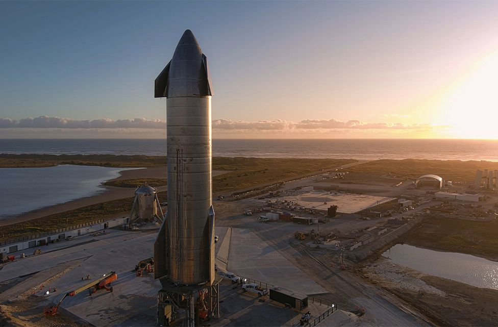 Elon Musk's Starship prototype makes a big impact BBC News