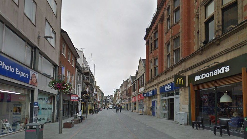 Leicester: Boy, 15, admits stabbing teenager in city centre - BBC News