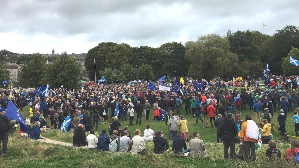 Protests held over Parliament suspension - BBC News